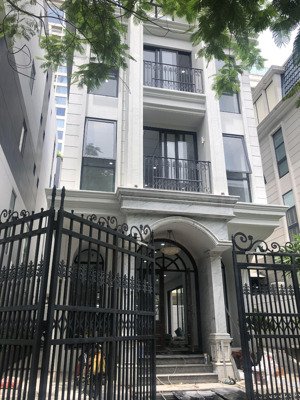 cho thuê nhà mặt đường 10m - dtsd ~400m2 hầm, 3 lầu, sân thượng - đường võ trường toản, thảo điền