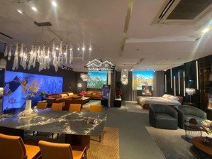 cho thuê mặt bằng kinh doanh phố vũ phạm hàm giao trung hòa, dt 550m2, mặt tiền 15m. mọi mô hình