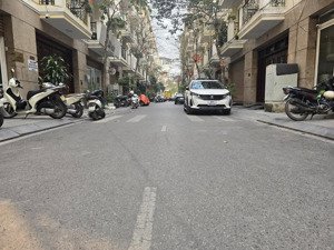bán nhà liền kề phố nguyễn huy tưởng, đường hai ô tô tải tránh, 2 thoáng 70m2 6t thang máy, ở kd vp