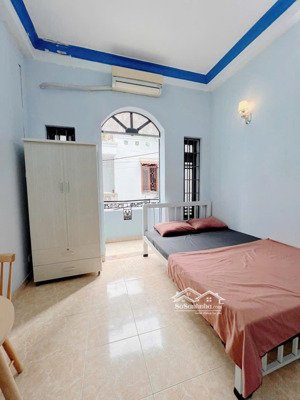 phòng trọ ban công, thoáng mát, không chung chủ, huỳnh văn bánh, phú nhuận
