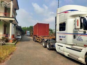 Cho thuê kho xưởng khuôn viên 9000m2, Tam Phước, Biên Hòa, giá thuê 150tr/tháng.