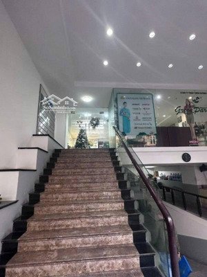 bán toàn nhà mp trần quốc toản hoàn kiếm dt 250m x 11t x mt 8m giá 250 tỷ có thương lượng