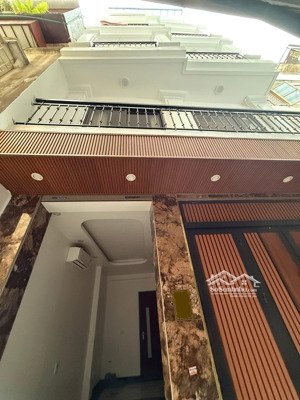 bán chdv dòng tiền 600tr/năm ngay hồ linh quang, văn chương, đống đa. dt 40m2xmt 5.5x7t tm. 11tỷ tl