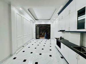 vị trí vàng - nhà đẹp đại la - khu bách - kinh - xây - thang máy - gần phố - nhỉnh 9tỷ