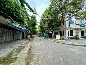 ace có nhu cầu liên hệ em zalo/call: 