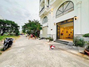 lô đất mặt tiền đường 8m hoàng quốc việt quận 7 - tiện xây dựng mới - 5m x 12m - giá 6,85 tỷ