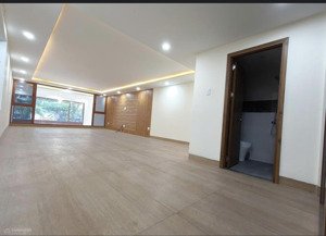 cho thuê nhà 5 tầng mặt tiền đường nguyễn hữu thọ, có thang máy, phòng ốc rộng rãi, tiện nghi