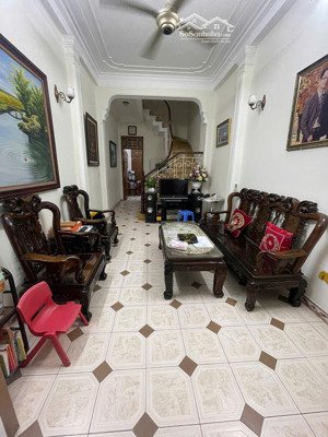 nhà chuyển chỗ ở gần con cần bán căn nhà phân lô đẹp phố giảng võ chỉ nhỉnh 200tr/m2