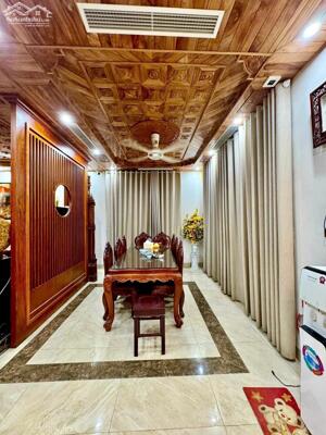 Bán nhà riêng Tân Mai, rẻ bất ngờ, oto tránh, 70.5m, giá 7.2 tỷ LH0886962299