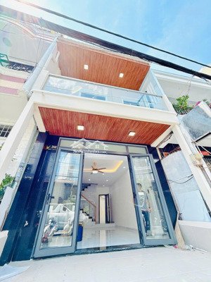 cho thuê nnc mặt tiền đường ba đình, quận 8. (4.5m/4.7m x 9m), nở hậu cọc 1 tháng mới đẹp, 15 triệu