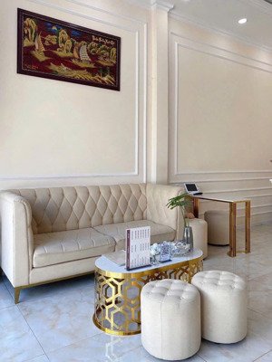 cho thuê toàn bộ spa đang hoạt động 4 năm hoặc sang toàn bộ , mặt tiền huỳnh văn luỹ gần tp mới
