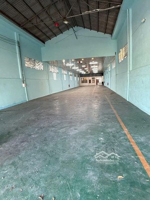cho thuê kho tương bình hiệp ,9x54 m 2 phòng , 2wc , có gác , điện 3 pha đường xe cont ,mặt tiền kd
