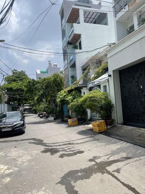 cần bán nhà 6 tầng 8 phòng ngủ dts 254.9m2 chợ phạm thế hiển trung tâm quận 8, có dòng tiền ổn định