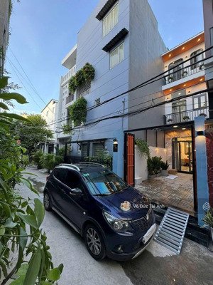 thanh lý gấp nhà ngộp bank-5l-7pn+7wc-xe hơi đậu nhà. vừa ở vừa cho thuê. shr-hcđ. nhỉnh 7 tỷ