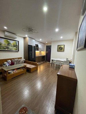 cho thuê chung cư tháp doanh nhân - số 1 thanh bình - 70m2 - 2 ngủ - full đồ - chỉ việc ở