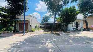 bán nền đất mua đã lâu, nay cần tiền nên bán lại 300m2 full thổ cư, dân cư kín