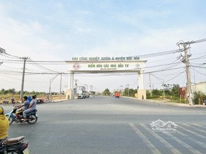 cho thuê nhà xưởng 300m2 tại đt 824, mỹ hạnh nam, đức hòa giá cạnh tranh chỉ 10 triệu/ tháng