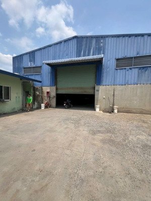 cho thuê xưởng khuôn viên 2000m2 đường 824 mỹ hạnh nam đức hòa long an