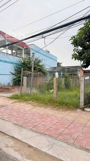 cần vốn làm ăn, cần bán lô 110m2 ở p7 bến tre (có sổ hồng) ngay chợ lh: 