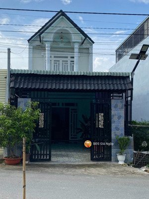 bán nhà 1t1l ngay gần ubnd phường hội nghĩa dt 100m2 thổ cư shr mặt đường nhựa rộng 5m