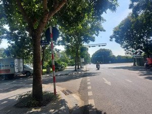 siêu lô đất tdc giang biên - 90m² mt6m đường 15.5m, sát phố