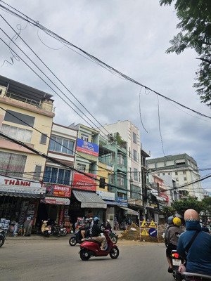 bân nhà 5 tầng mt ông ích khiêm ngay gần bigc - chợ cồn 50m