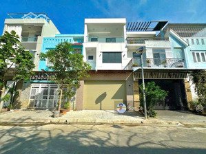 bán nhà 3 tầng đường trần tử bình, kđt phước long a nha trang. khu dân cư đông đúc, dân trí cao