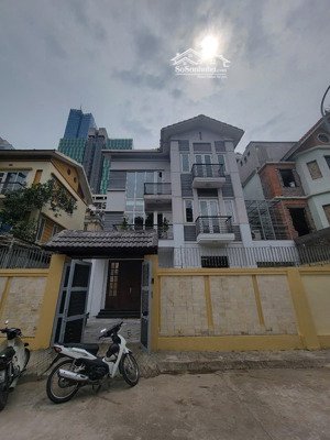 cho thuê bt kđt mễ trì hạ. dt 200m2, 4 tầng, mt 10m. giá 50 tr