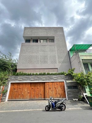 bán nhà mặt tiền đường trường sơn, f15, quận 10, diện tích 7.5x20m, xây 1 hầm 5 lầu