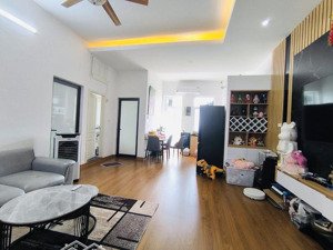 ngô gia tự - dt 70m2 - giá 3.3 tỷ nhà ở luôn