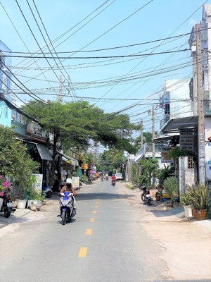 mặt tiền hiệp thành 23. dt: 4.5x25m, vị trí kinh doanh - làm văn phòng 6.4 tỷ