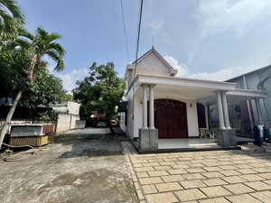bán nhà mt quốc lộ 51, thuộc xã tân hoà, thành phố phú mỹ, dt: 1693m2, giá: 18 tỷ
