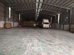 xưởng cho thuê dt 3000m giá 140tr điện 400kva đường xe công vị trí thuận an bình dương 