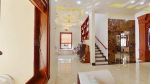 bán căn nhà bt kdc him lam quận 7 dt: 10x20m giá: 53 tỷ có thang máy vị trí đẹp lh: 