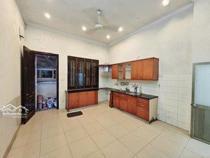 bay vội! nhà phố nguyễn chí thanh đống đa 50m2 5 tầng mt 4.2m