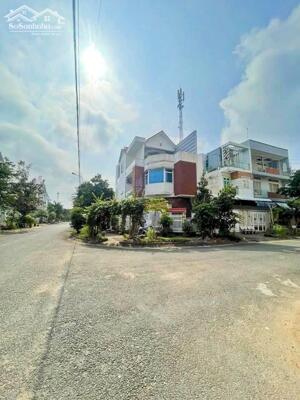 Bán nhà 2 mặt tiền khu dân cư nam long gần hồ cảnh quan giá rẻ dưới 8 tỷ