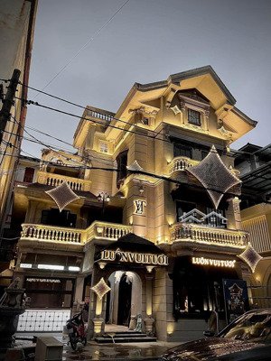 cho thuê mặt bằng kinh doanh phố đường láng, dt 100m2x3.5t, mặt tiền rộng 12m, phù hợp mọi mô hình