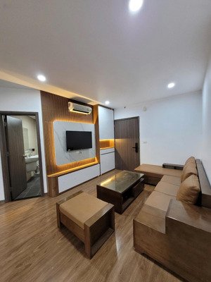 cắt lỗ giá nào cũng bán !! tôi cần bán nhanh căn 2 ngủ full đồ , sđcc tại toà xuân mai comlex