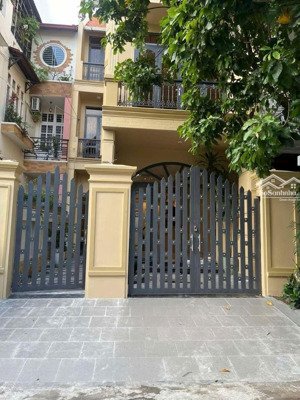 biệt thự cao cấp giá tốt khu bên sông, gần đường 25, p. hiệp bình chánh, q. thủ đức