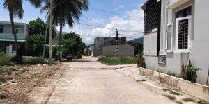 bán đất mt đường phú trung gần chợ ga xã vĩnh thạnh. đường hiện trạng 10m (qh - 20m) - sổ đỏ thổ cư