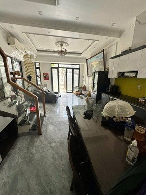 n4358. c.h.o t.h.u.ê n.h.à mặt ngõ miếu hai xã