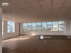 sàn văn phòng 250m², hỗ trợ chia nhỏ, giá thuê linh hoạt