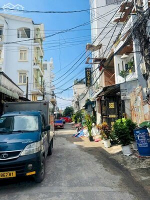 Nhà 1 trệt 2 lầu ST sang trọng và đẳng cấp full nội thất cao cấp nguyễn ảnh thủ q12