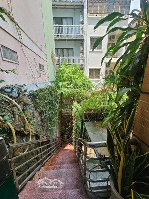 bán biệt thự mini đường hoa, p2, quận phú nhuận ngay khu phan xích long nổi tiếng quận phú nhuận