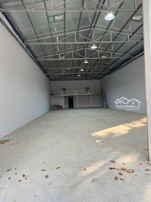 cho thuê kho xưởng p phú tân, thủ dầu một - dt: 10x30m (300m2) - kho mới đẹp, đường xe container