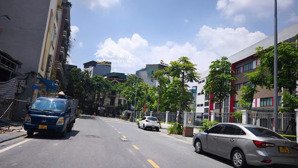 hiếm - cả phố to mới có 1 nhà bán ra
