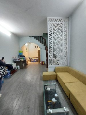 cho thuê nhà vũ phạm hàm, trung yên. dt: 85m2 x 4 tầng. giá 40tr/ tháng.