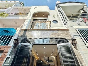 chủ nhà cần bán gấp nhà tại nguyễn đình chiểu - gần chợ nđt - nhà phố trung tâm phú nhuận