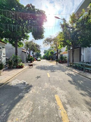 sở hữu 60m2, n2 đất full tc kp đông an, mtđ nhựa 12m có vỉa hè thông thoáng, sr