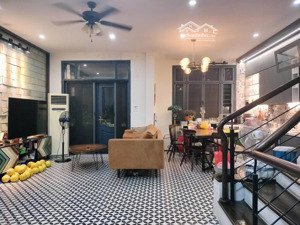 chính chủ bán gấp nhà khu phân lô phạm tuấn tài 55m2 x mt 4.5m, 6 tầng, oto vào nhà, gần mặt phố